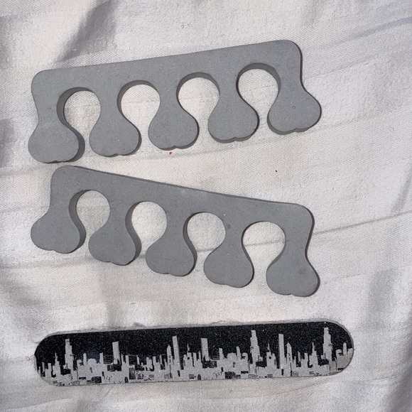 Nail file toe separation manicure pedicure mani pedi NYC New York City skyline - Picture 2 of 2